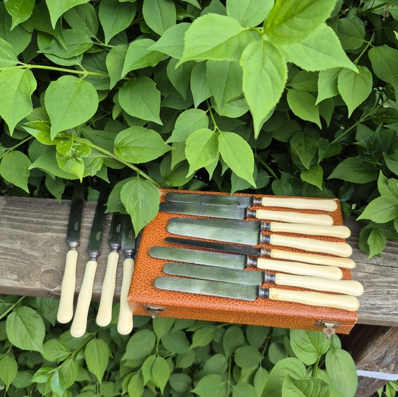 Mathieu Paris Vintage Knives - Picture 7 of 17